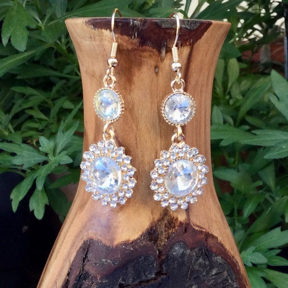 🏷️ Crystal Dangle Earrings Clear Gold Tone